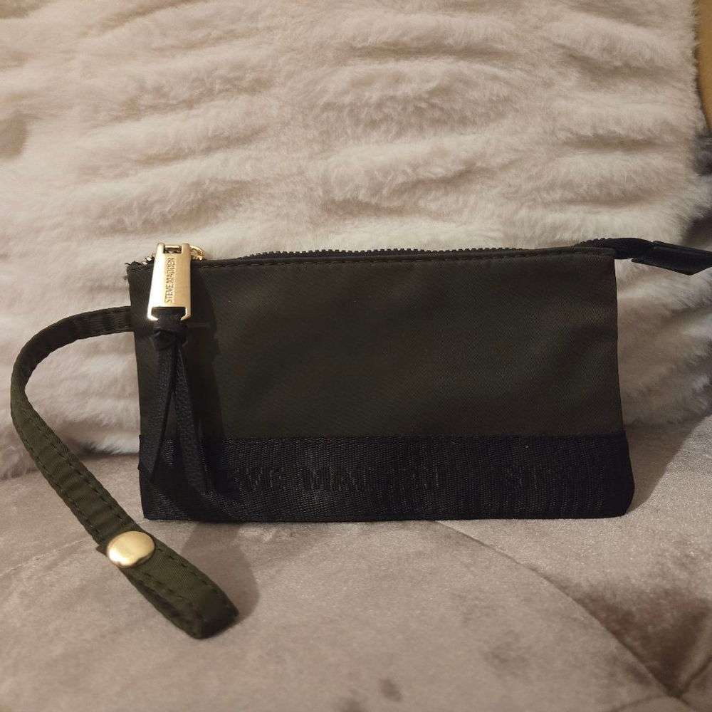Women's Steve Madden Green & Black Wristlet Clutch One Size